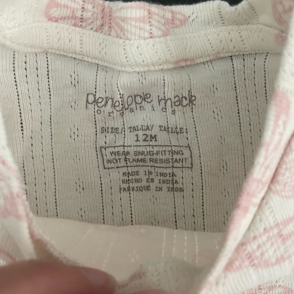 Adorable Baby Clothing Set in Pink and White - Picture 7 of 9